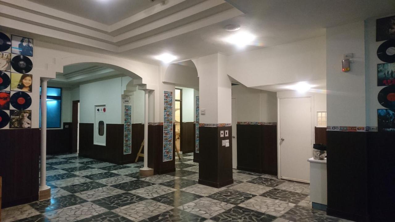 Super White Hotel Taitung Luaran gambar