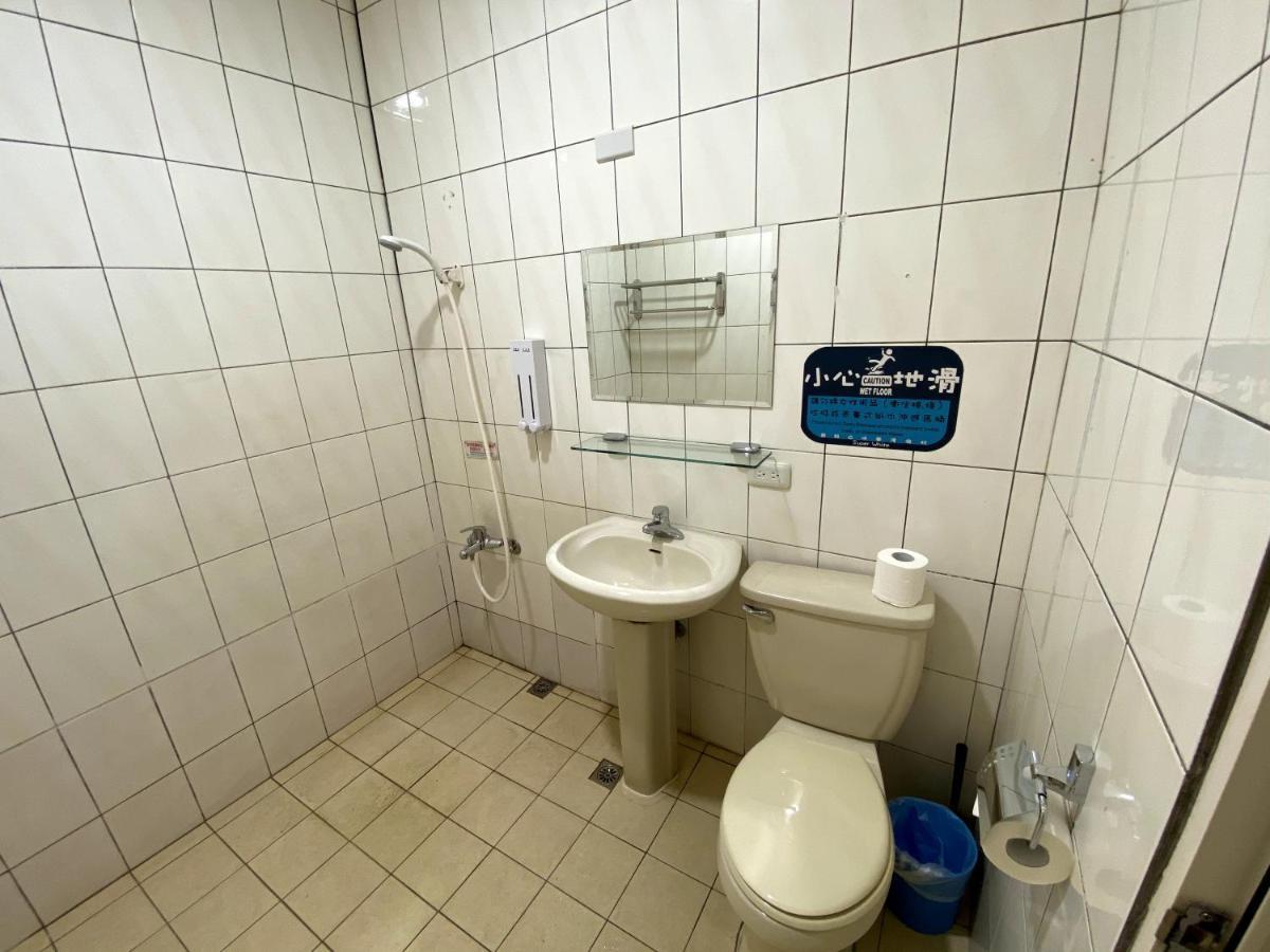 Super White Hotel Taitung Luaran gambar