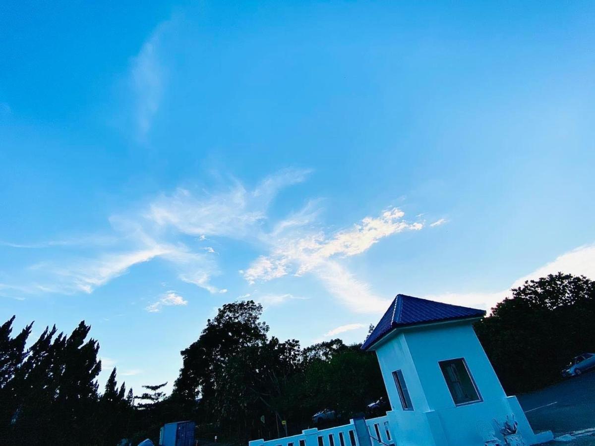 Super White Hotel Taitung Luaran gambar